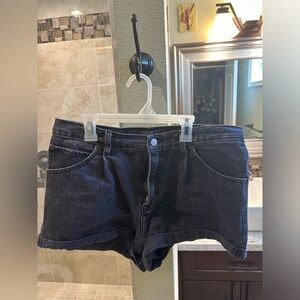 Abercrombie & Fitch Black Annie High Rise Short | size 30 waist (size 10)